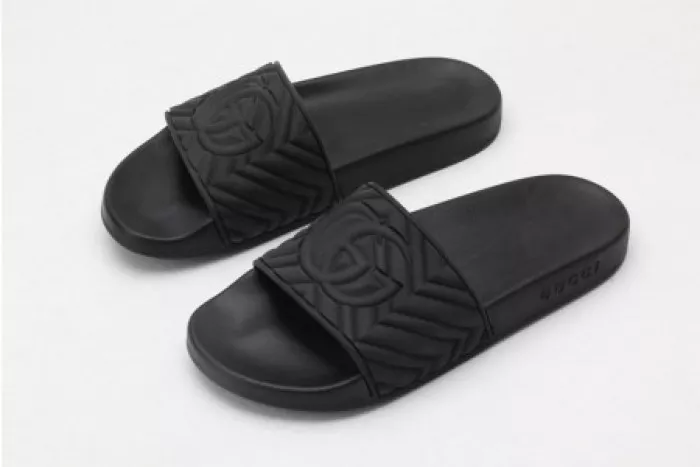 Rep LY GUCC SLIPPERS ALL BLACK 0115