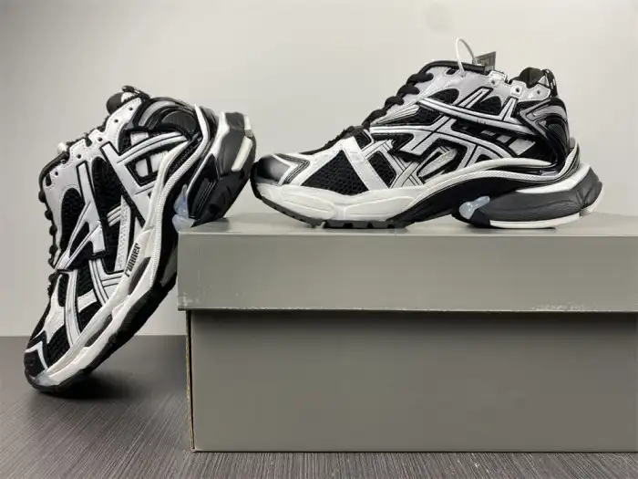 Reps LY BLCG RUNNER SNEAKER 677403 W3RB2 9010 0126