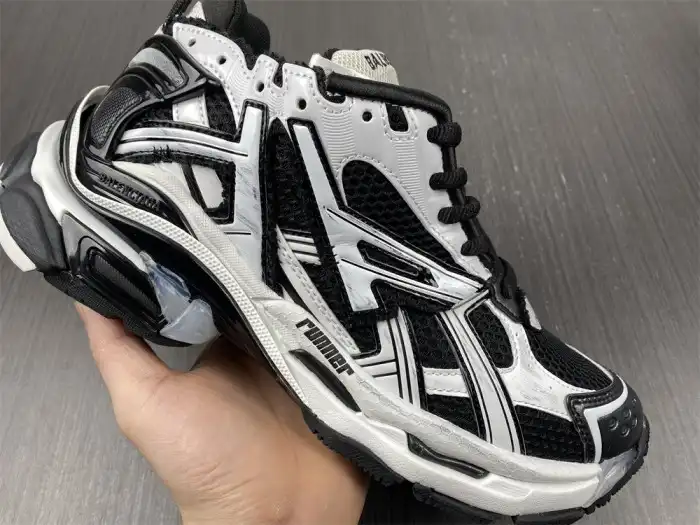 Reps LY BLCG RUNNER SNEAKER 677403 W3RB2 9010 0126