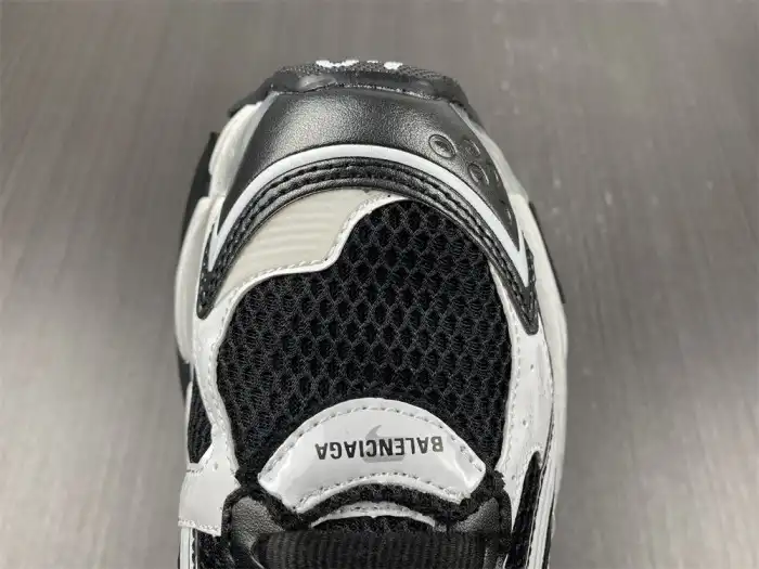 Reps LY BLCG RUNNER SNEAKER 677403 W3RB2 9010 0126