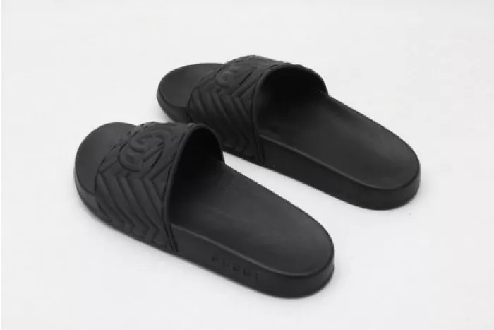 Rep LY GUCC SLIPPERS ALL BLACK 0115